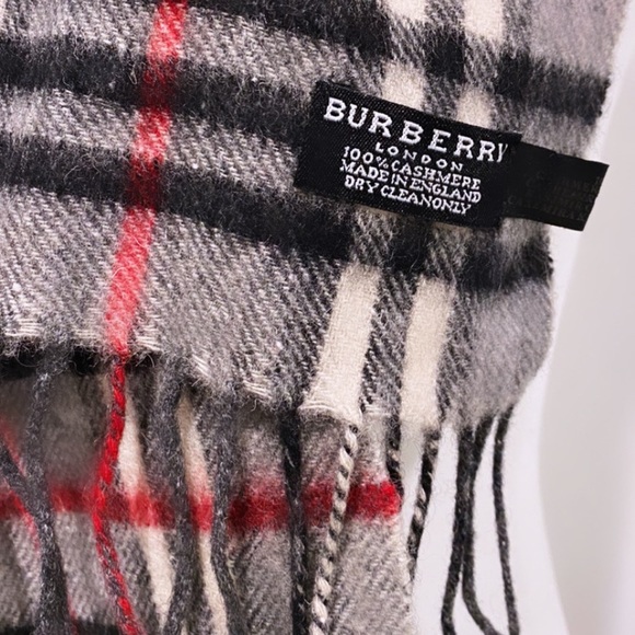 Authentic Burberry London 100% Cashmere Scarf - Picture 3 of 8